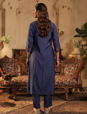 Blue embroidered straight kurta trousers with dupatta set 2