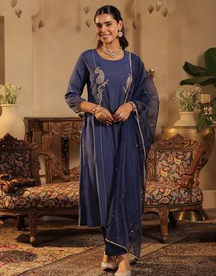 Blue embroidered straight kurta trousers with dupatta set 4