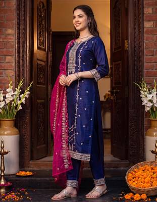Purple embroidered straight kurta trousers with dupatta set 4