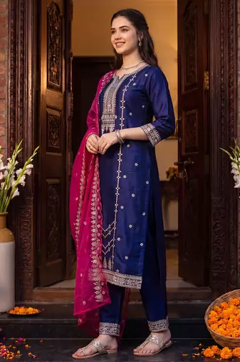 Purple embroidered straight kurta trousers with dupatta set