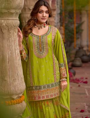 Green embroidered straight kurta sharara with dupatta set 3