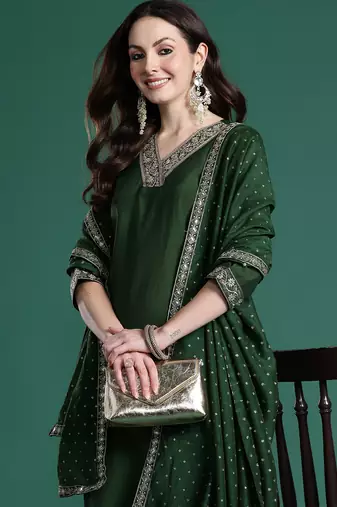 Green embroidered straight kurta trousers with dupatta set
