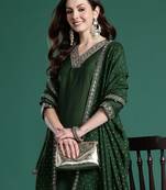 Green embroidered straight kurta trousers with dupatta set