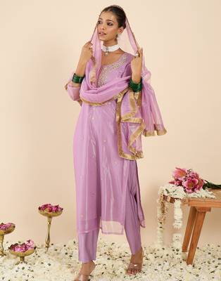 Lavender embroidered straight kurta trousers with dupatta set 3