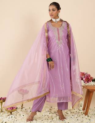 Lavender embroidered straight kurta trousers with dupatta set 4