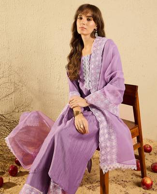 Lavender embroidered straight kurta trousers with dupatta set 1