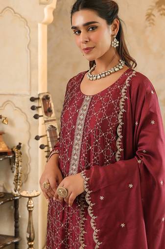 Maroon embroidered straight kurta trousers with dupatta set