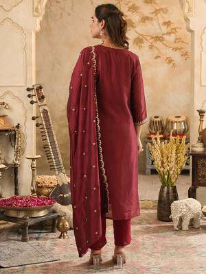 Maroon embroidered straight kurta trousers with dupatta set 2