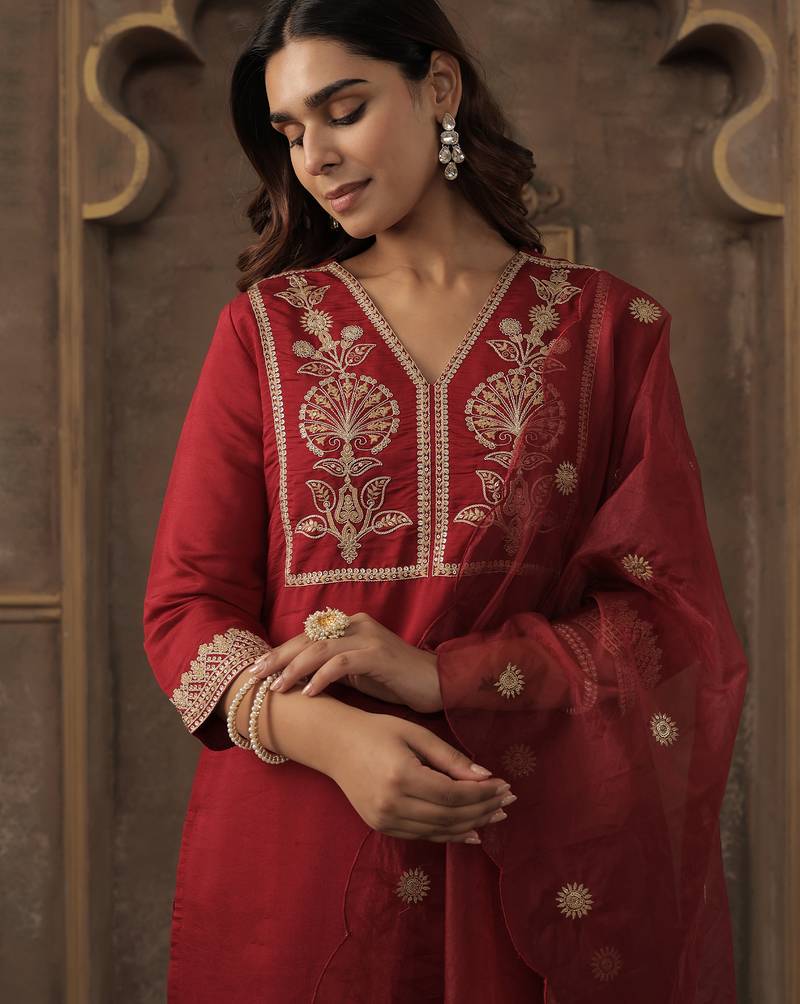 Maroon embroidered straight kurta trousers with dupatta set