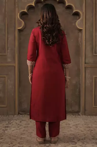 Maroon embroidered straight kurta trousers with dupatta set