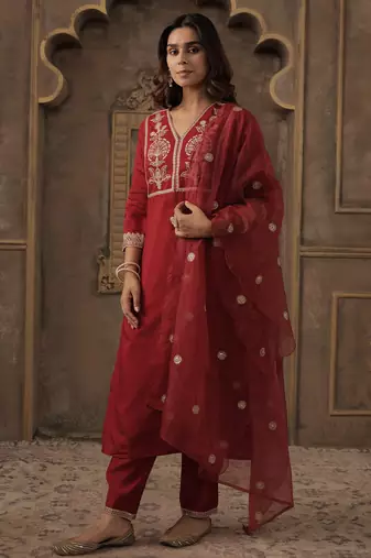Maroon embroidered straight kurta trousers with dupatta set