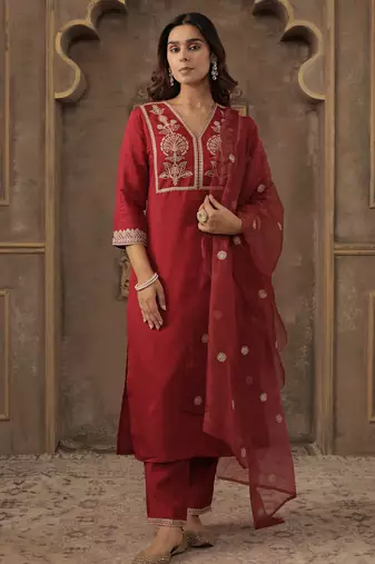 Maroon embroidered straight kurta trousers with dupatta set
