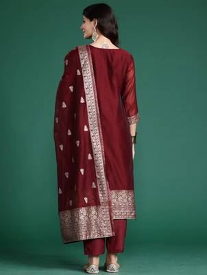Maroon woven design straight kurta trousers with dupatta set 2