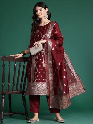 Maroon woven design straight kurta trousers with dupatta set 4