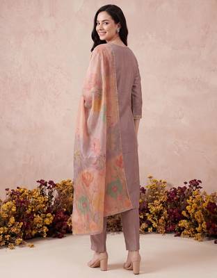 Mauve embroidered straight kurta trousers with dupatta set 2