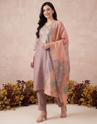 Mauve embroidered straight kurta trousers with dupatta set 3