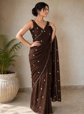 Premium crush saree with handwork flower butti and designer border 2