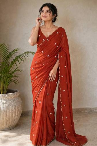 Partywear crush saree with handwork flower butti and contrast border