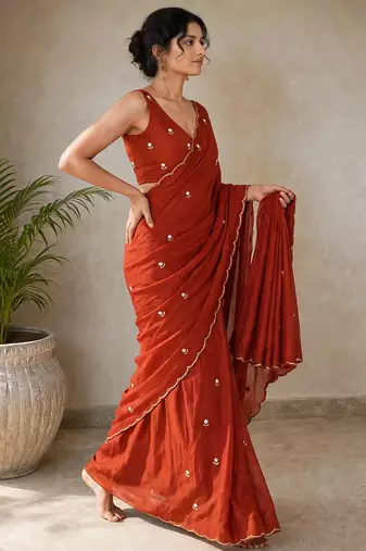 Partywear crush saree with handwork flower butti and contrast border