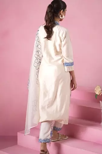 Off white embroidered straight kurta trousers with dupatta set