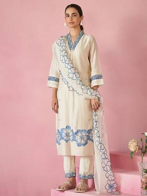 Off white embroidered straight kurta trousers with dupatta set 4