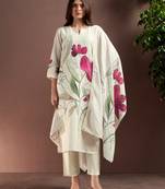 Off white printed straight kurta trousers with dupatta set
