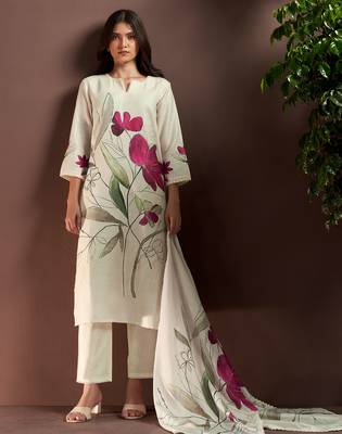 Off white printed straight kurta trousers with dupatta set 4