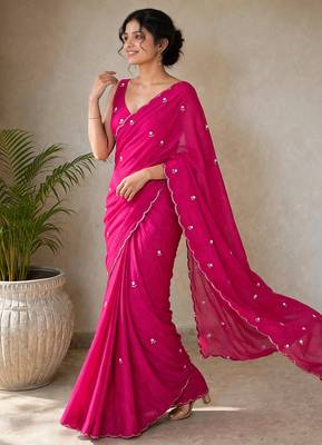 Partywear crush saree with elegant flower butti handwork and statement border 5