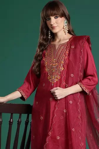 Pink embroidered straight kurta trousers with dupatta set