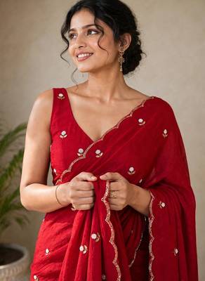 Premium partywear crush saree with flower butti handwork and beautiful border 2