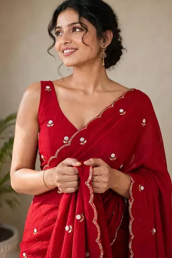 Premium partywear crush saree with flower butti handwork and beautiful border