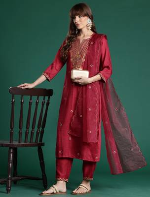 Pink embroidered straight kurta trousers with dupatta set 4