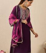 Purple embroidered straight kurta trousers with dupatta set
