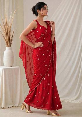 Premium partywear crush saree with flower butti handwork and beautiful border 3