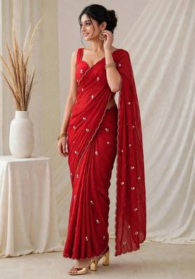 Premium partywear crush saree with flower butti handwork and beautiful border 4