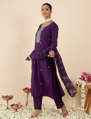 Purple embroidered straight kurta trousers with dupatta set 1