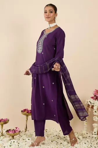 Purple embroidered straight kurta trousers with dupatta set