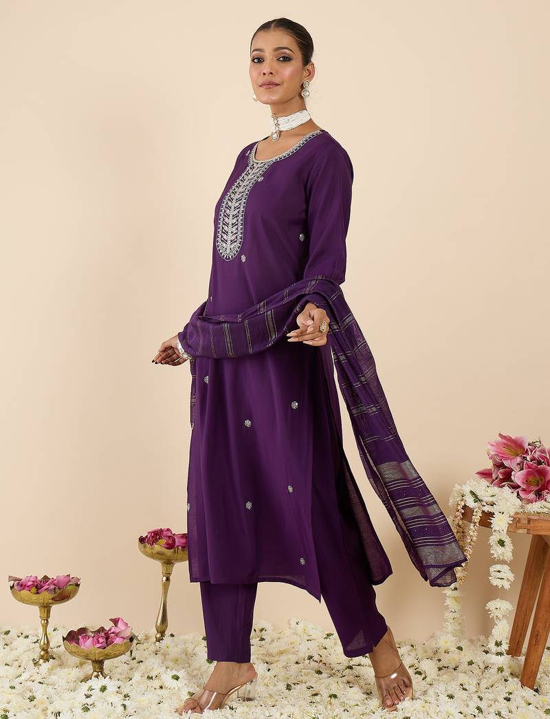 Purple embroidered straight kurta trousers with dupatta set