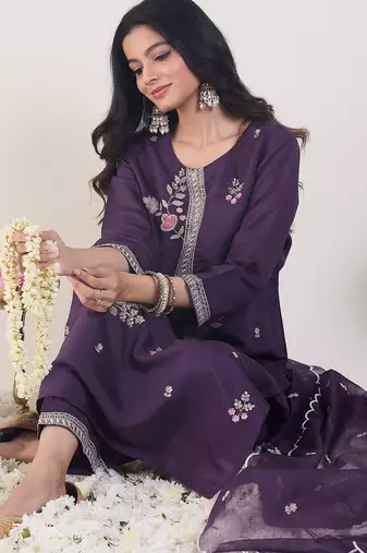 Purple embroidered straight kurta trousers with dupatta set