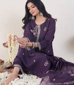Purple embroidered straight kurta trousers with dupatta set