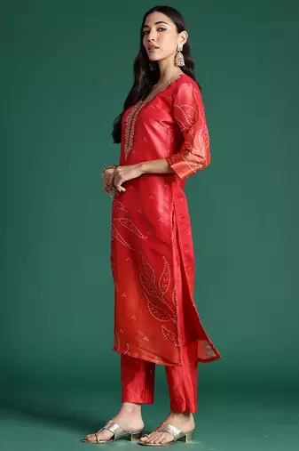 Red printed straight kurta trousers with dupatta set