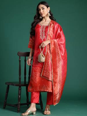 Red printed straight kurta trousers with dupatta set 4