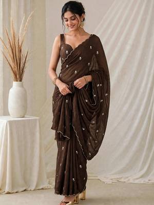 Premium crush saree with handwork flower butti and designer border 4