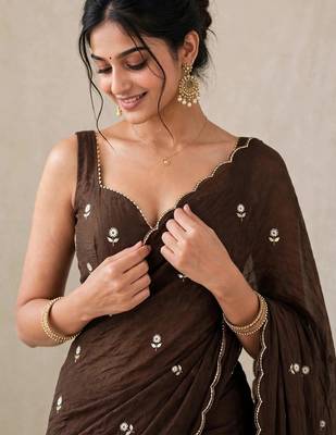 Premium crush saree with handwork flower butti and designer border 5