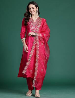 Pink embroidered straight kurta trousers with dupatta set 4