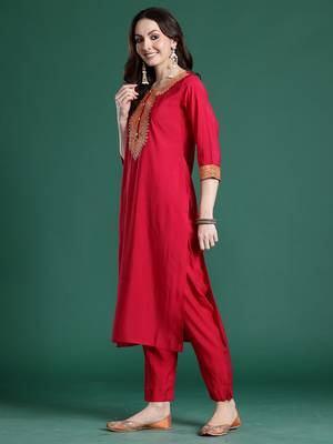 Pink solid straight kurta trousers with dupatta set 3