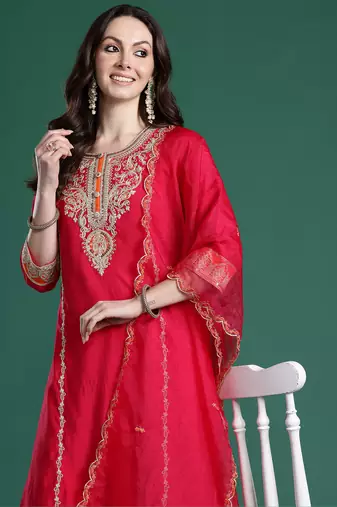 Pink solid straight kurta trousers with dupatta set