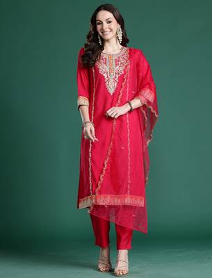 Pink solid straight kurta trousers with dupatta set 4