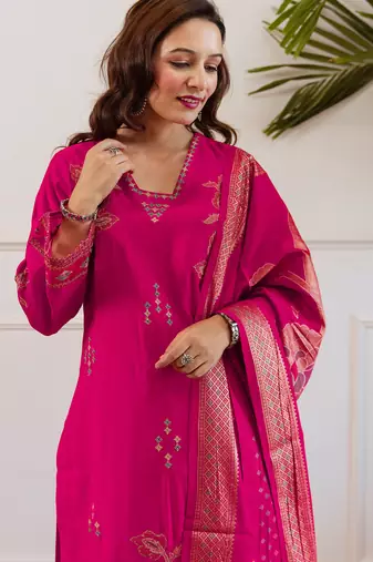 Pink embroidered straight kurta palazzo with dupatta set