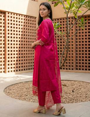 Pink embroidered straight kurta trousers with dupatta set 3